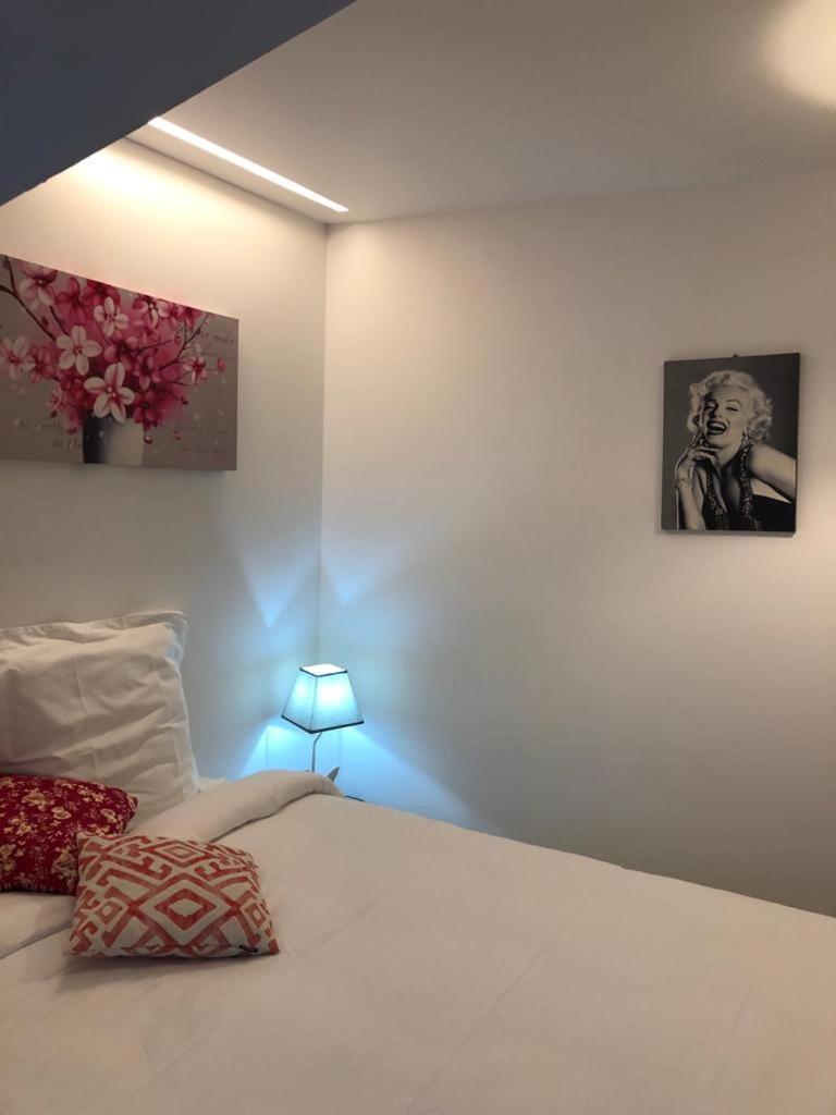 Deluxe Design - City Center Cosy Apartments Колмар Стая снимка